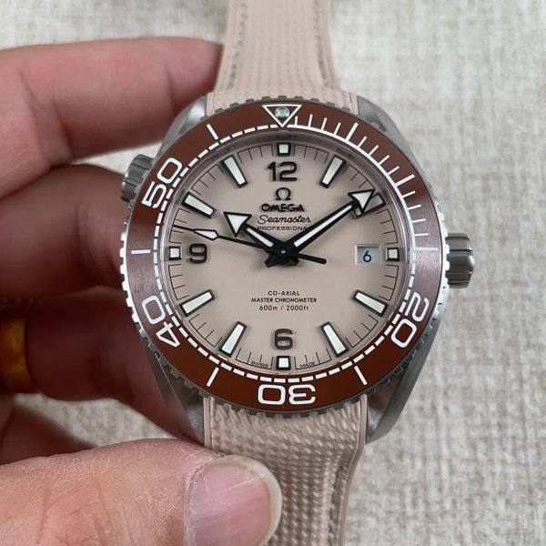 VS Factory Omega Seamaster Planet Ocean 600M 43.5mm Beige Dial Brown Bezel (215.32.44.21.09.001) — front product view