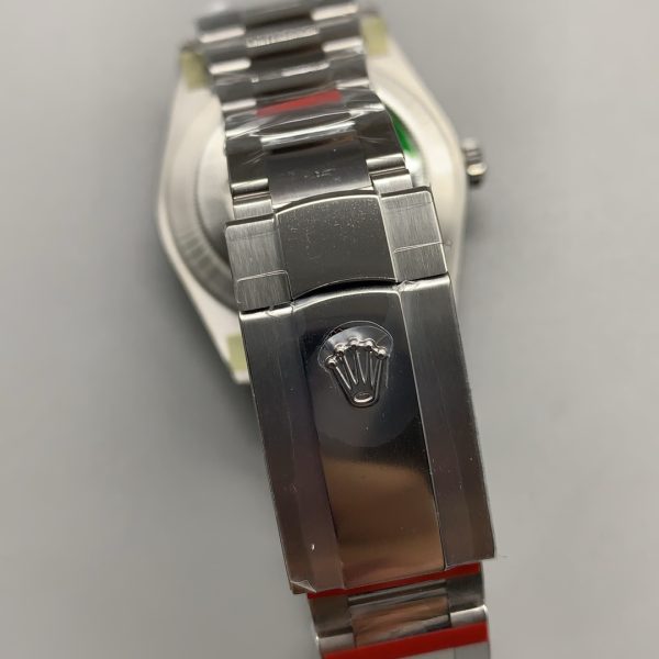 VS Factory Rolex Datejust 41mm Blue Sunburst Dial Smooth Bezel Oyster Bracelet (126300) — detail view 6