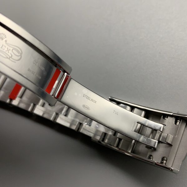 VS Factory Rolex Datejust 41mm Blue Sunburst Dial Smooth Bezel Oyster Bracelet (126300) — detail view 8