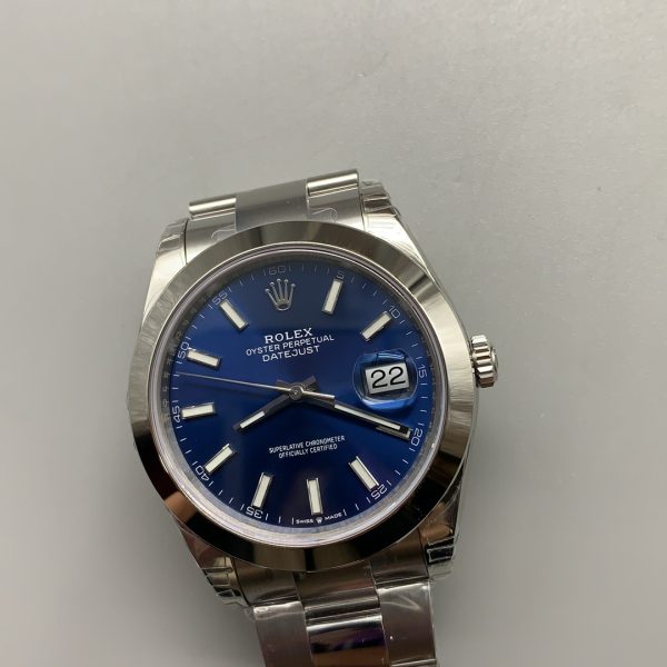 VS Factory Rolex Datejust 41mm Blue Sunburst Dial Smooth Bezel Oyster Bracelet (126300) — detail view 3