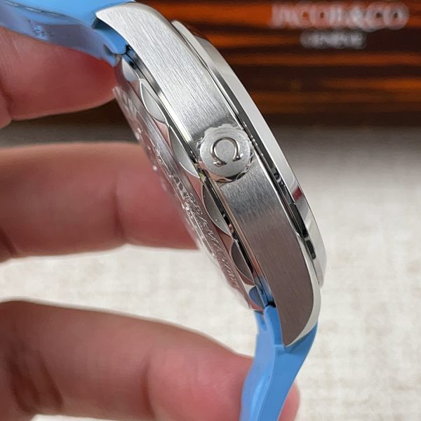 VS Factory Omega Seamaster Aqua Terra 150M 41mm Summer Blue Teak Dial Smooth Bezel Light Blue Rubber… — detail view 3