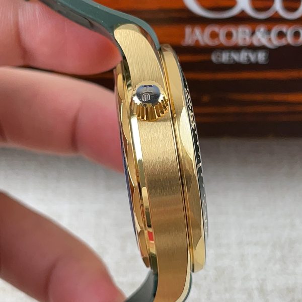 VS Factory Omega Seamaster Diver 300M “Green & Gold” (210.62.42.20.10.001) — detail view 4