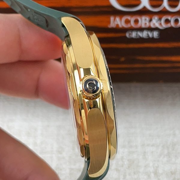 VS Factory Omega Seamaster Diver 300M “Green & Gold” (210.62.42.20.10.001) — detail view 5