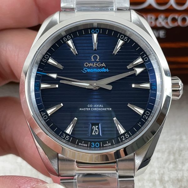 VS Factory Omega Seamaster Aqua Terra 150M 41mm Blue Dial Light Blue Accents (220.10.41.21.03.002) — detail view 2