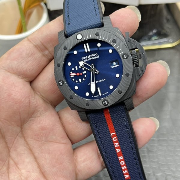 VS Factory Panerai Submersible Luna Rossa Carbotech 42mm PAM01563 — detail view 5