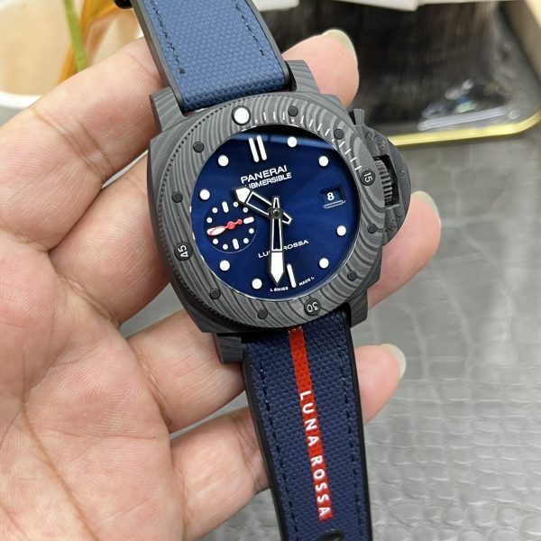 VS Factory Panerai Submersible Luna Rossa Carbotech 42mm PAM01563 — detail view 6