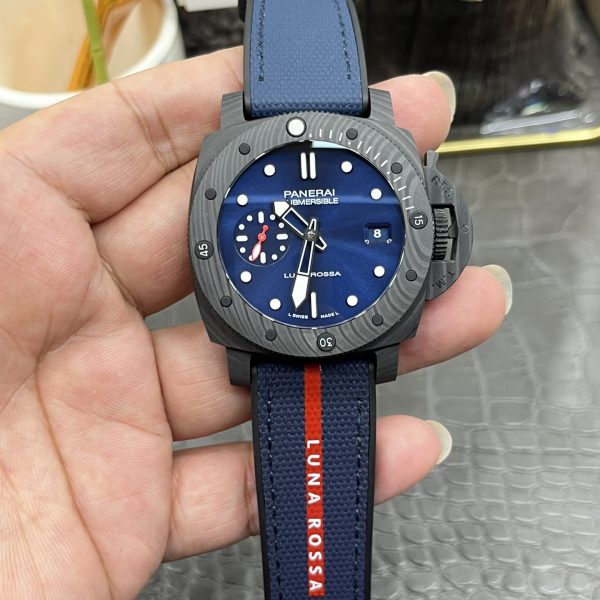 VS Factory Panerai Submersible Luna Rossa Carbotech 42mm PAM01563 — front product view