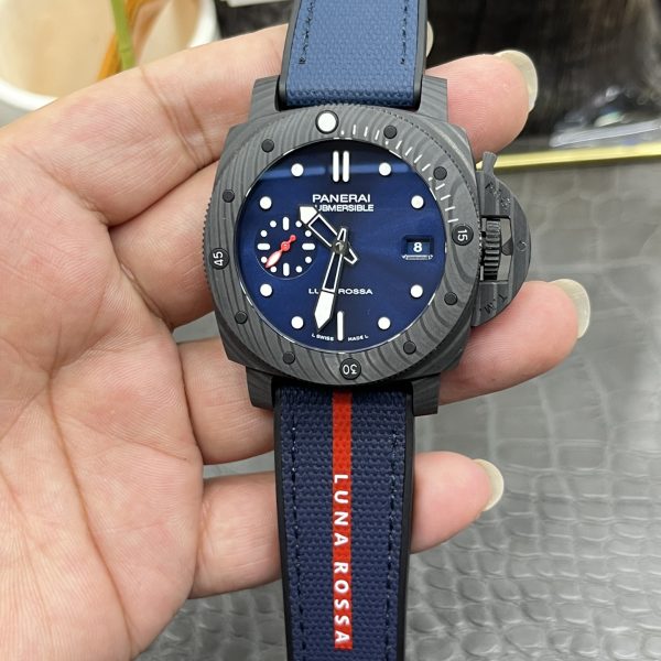 VS Factory Panerai Submersible Luna Rossa Carbotech 42mm PAM01563 — detail view 1