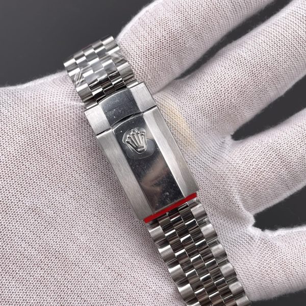 VS Factory Rolex Datejust 41mm Deep Black Dial Fluted Bezel Jubilee Bracelet (126334) — detail view 8