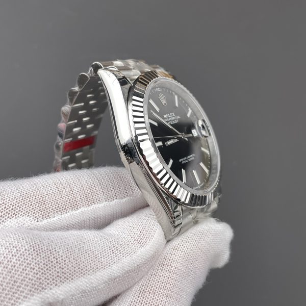 VS Factory Rolex Datejust 41mm Deep Black Dial Fluted Bezel Jubilee Bracelet (126334) — detail view 5