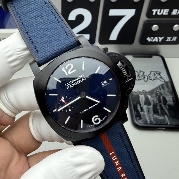 VS Factory Panerai Luminor Quaranta Luna Rossa 40mm PAM01408 — detail view 2