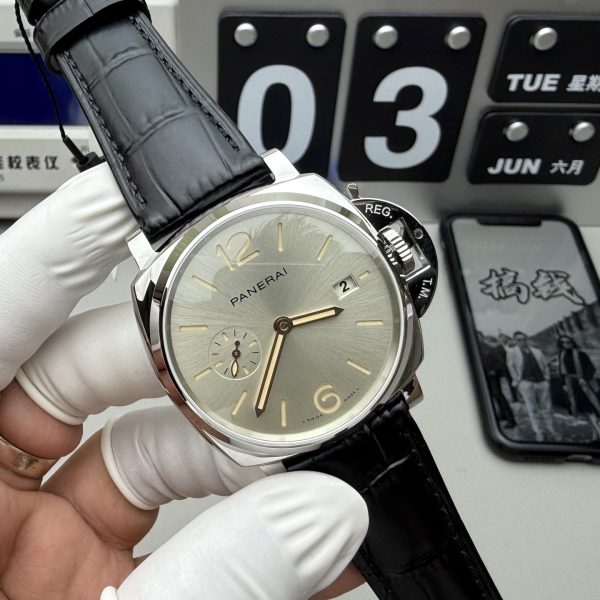 VS Factory Panerai Luminor Due 42mm Ivory Dial Black Leather Strap Smooth Bezel (PAM01249) — detail view 3