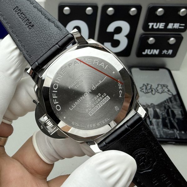 VS Factory Panerai Luminor Due 42mm Ivory Dial Black Leather Strap Smooth Bezel (PAM01249) — detail view 6