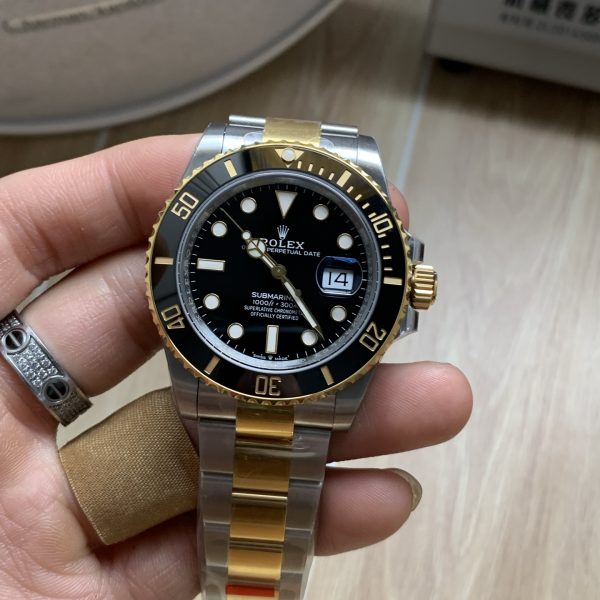 VS Factory Rolex Submariner Date “Two-Tone Black” 18K Yellow Gold 41mm (126613LN) — detail view 1