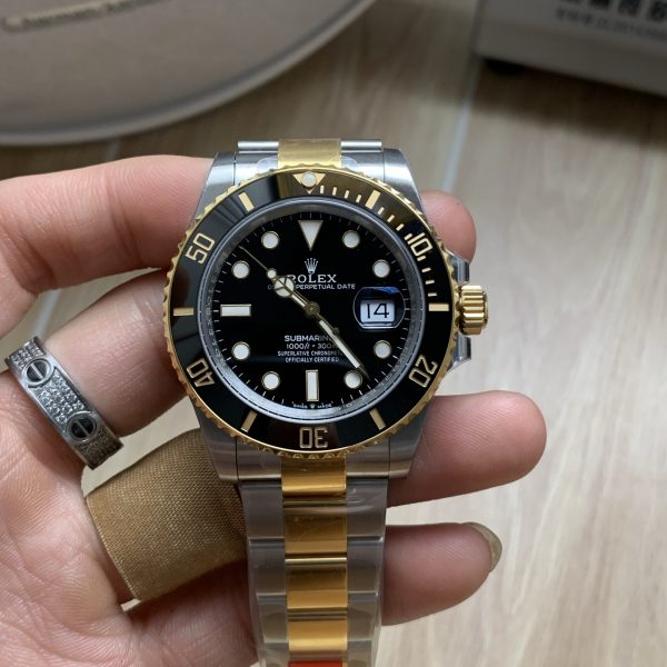VS Factory Rolex Submariner Date “Two-Tone Black” 18K Yellow Gold 41mm (126613LN) — detail view 2