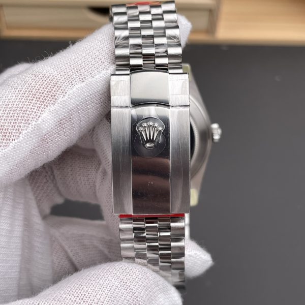 VS Factory Rolex Datejust 41mm Slate Grey”Wimbledon” Dial Fluted Bezel Jubilee Bracelet (126334) — detail view 7