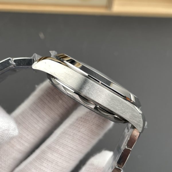 VS Factory Omega Seamaster Aqua Terra 150M 41mm White Dial Orange Accents (220.10.41.21.02.001) — detail view 5
