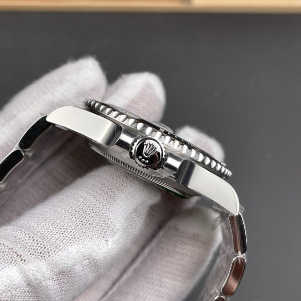 VS Factory Rolex Submariner Date “Black Submariner” 41mm (126610LN) — detail view 5