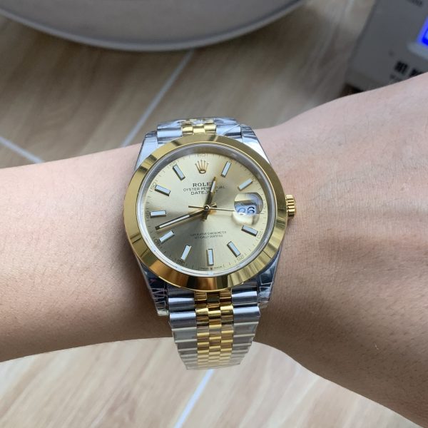VS Factory Rolex Datejust 41mm Two-Tone Yellow Gold Champagne Dial Smooth Bezel Jubilee Bracelet (126303) — detail view 3