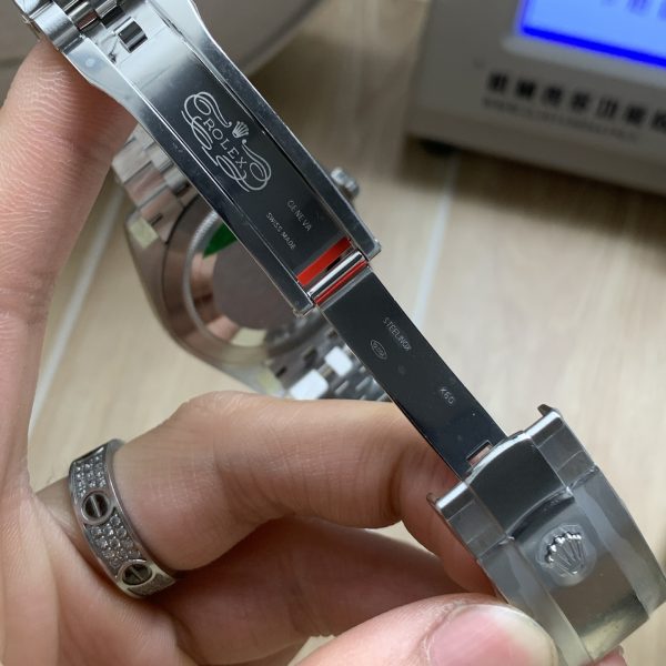 VS Factory Rolex Datejust 41mm Pure White Dial Smooth Bezel Jubilee Bracelet (126300) — detail view 7