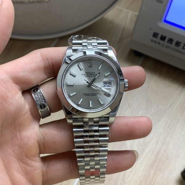 VS Factory Rolex Datejust 41mm Silver Sunburst Dial Smooth Bezel Jubilee Bracelet (126300) — front product view
