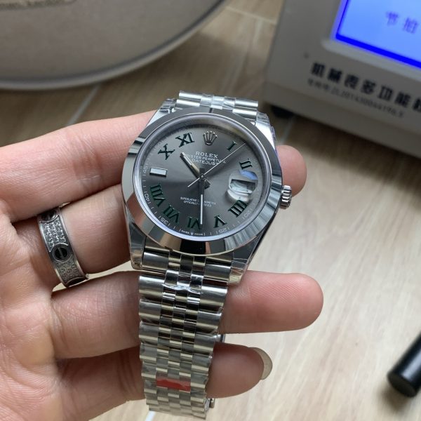 VS Factory Rolex Datejust 41mm Slate Grey”Wimbledon” Dial Smooth Bezel Jubilee Bracelet (126300) — detail view 3