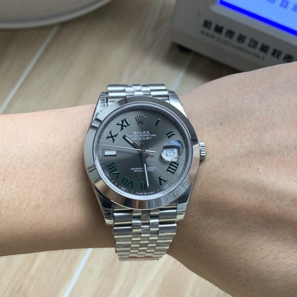VS Factory Rolex Datejust 41mm Slate Grey”Wimbledon” Dial Smooth Bezel Jubilee Bracelet (126300) — detail view 4