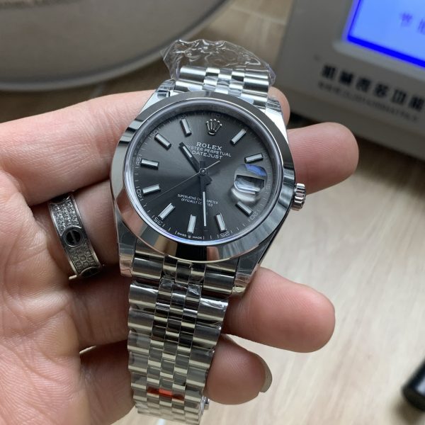 VS Factory Rolex Datejust 41mm Sunburst Slate Grey Dial Smooth Bezel Jubilee Bracelet (126300) — detail view 3