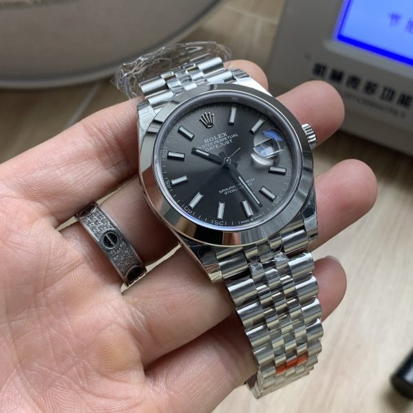 VS Factory Rolex Datejust 41mm Sunburst Slate Grey Dial Smooth Bezel Jubilee Bracelet (126300) — detail view 2