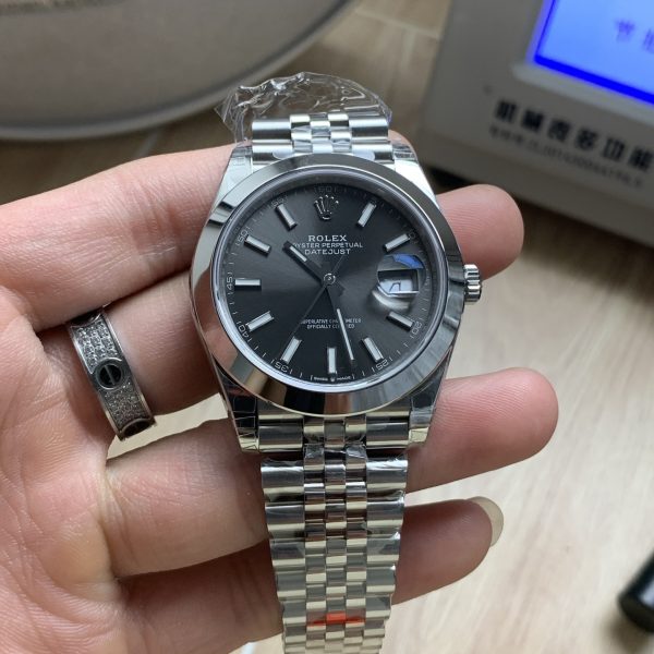 VS Factory Rolex Datejust 41mm Sunburst Slate Grey Dial Smooth Bezel Jubilee Bracelet (126300) — detail view 1