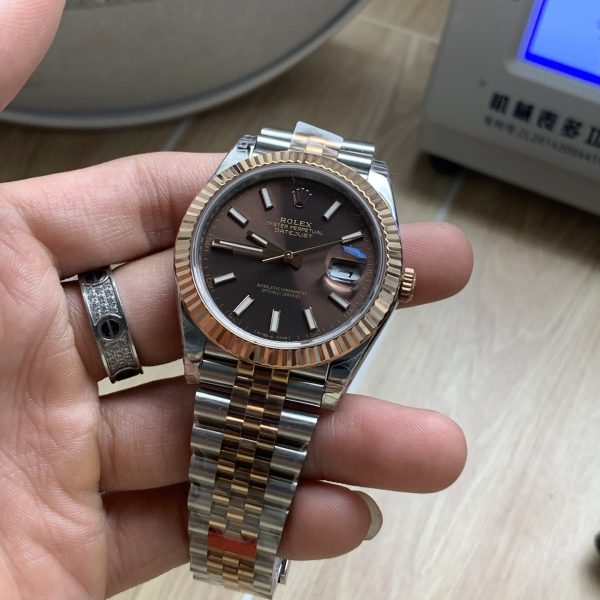 VS Factory Rolex Datejust 41mm Two-Tone Rose Gold Chocolate Dial Jubilee Bracelet (126331) — detail view 2