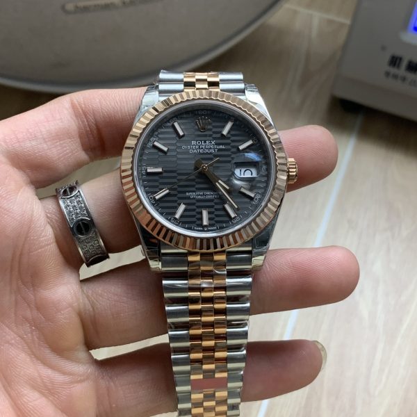 VS Factory Rolex Datejust 41mm Two-Tone Rose Gold Slate Grey Fluted Motif Dial Jubilee Bracelet (126331) — front product view