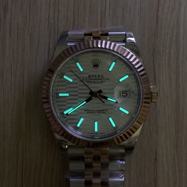 VS Factory Rolex Datejust 41mm Two-Tone Rose Gold Silver Fluted Motif Dial Jubilee Bracelet (126331) — detail view 9