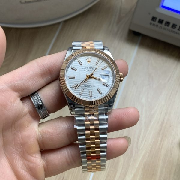 VS Factory Rolex Datejust 41mm Two-Tone Rose Gold Silver Fluted Motif Dial Jubilee Bracelet (126331) — front product view