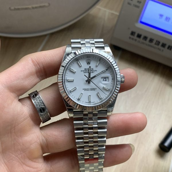 VS Factory Rolex Datejust 41mm Pure White Dial Fluted Bezel Jubilee Bracelet (126334) — detail view 1