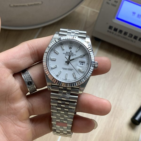 VS Factory Rolex Datejust 41mm Pure White Dial Fluted Bezel Jubilee Bracelet (126334) — detail view 2