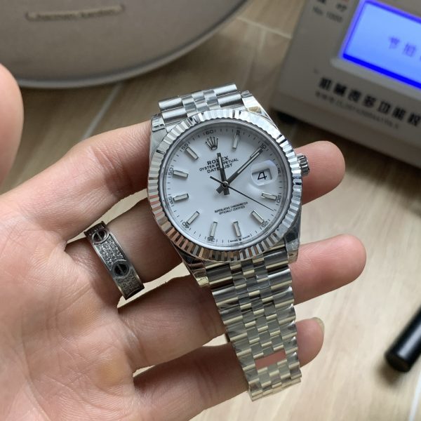 VS Factory Rolex Datejust 41mm Pure White Dial Fluted Bezel Jubilee Bracelet (126334) — detail view 3