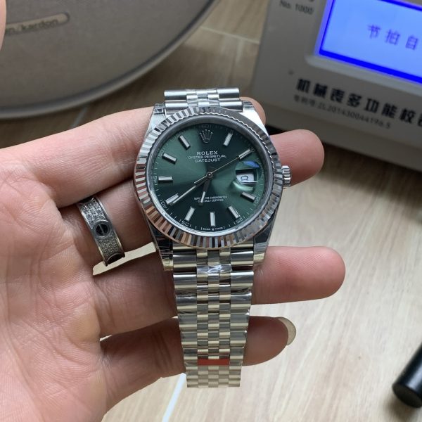VS Factory Rolex Datejust 41mm Mint Green Sunburst Dial Fluted Bezel Jubilee Bracelet (126334) — front product view