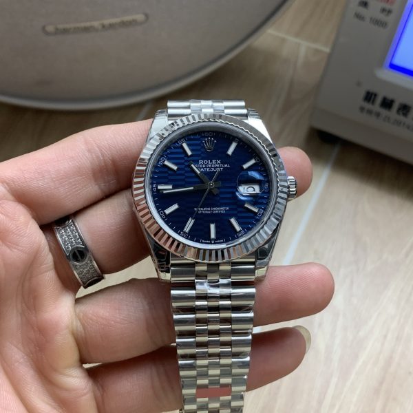 VS Factory Rolex Datejust 41mm Blue Fluted Motif Dial Fluted Bezel Jubilee Bracelet (126334) — detail view 1