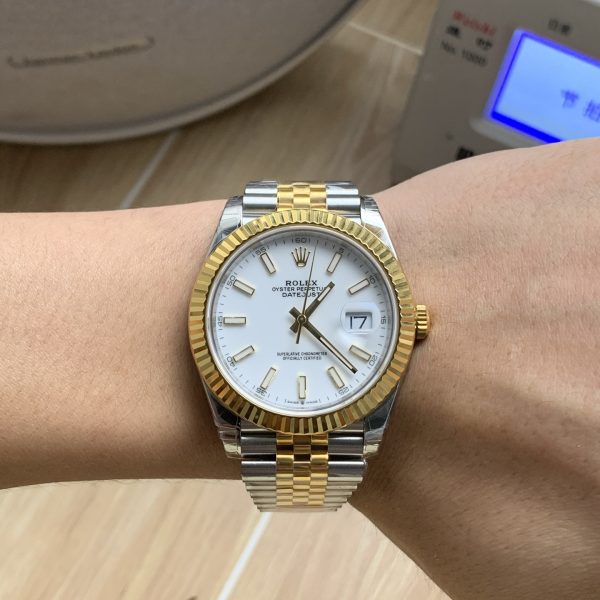 VS Factory Rolex Datejust 41mm Two-Tone Yellow Gold White Dial Jubilee Bracelet (126333) — detail view 4