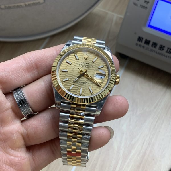 VS Factory Rolex Datejust 41mm Two-Tone Yellow Gold Fluted Motif Dial Jubilee Bracelet (126333) — detail view 3