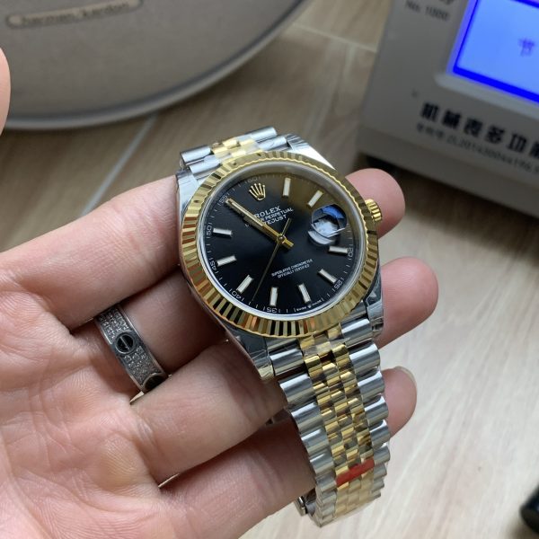 VS Factory Rolex Datejust 41mm Two-Tone Yellow Gold Black Dial Jubilee Bracelet (126333) — detail view 4