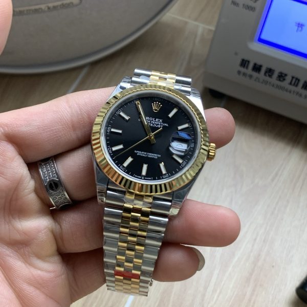 VS Factory Rolex Datejust 41mm Two-Tone Yellow Gold Black Dial Jubilee Bracelet (126333) — detail view 2