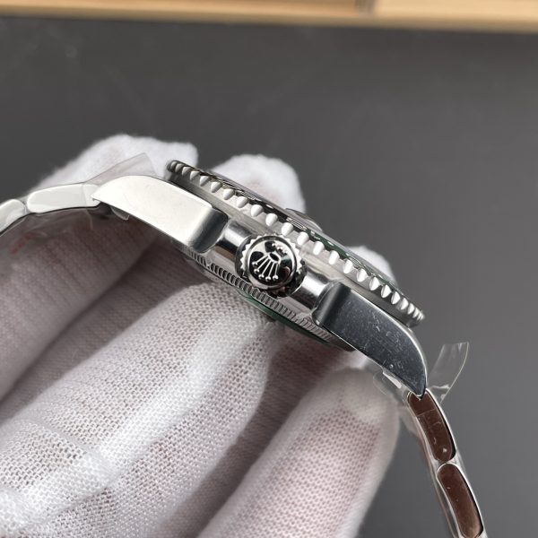 VS Factory Rolex GMT-Master II Left-Handed Green Dial Black/Green Ceramic Bezel “Sprite”Oyster Bracelet… — detail view 4