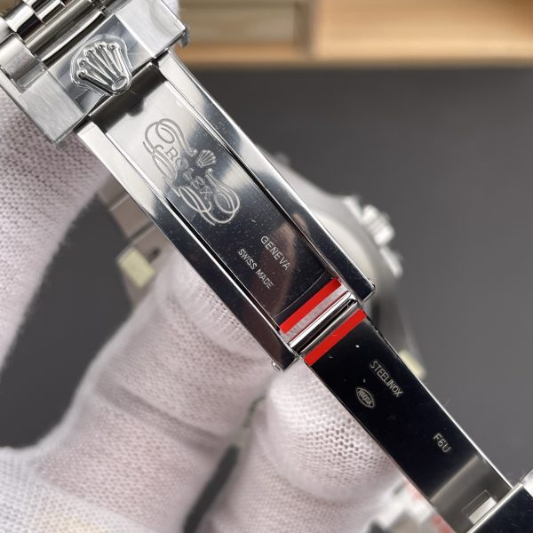 VS Factory Rolex GMT-Master II “Batgirl” Black/Blue Ceramic Bezel Jubilee Bracelet (m126710blnr-0002) — detail view 8