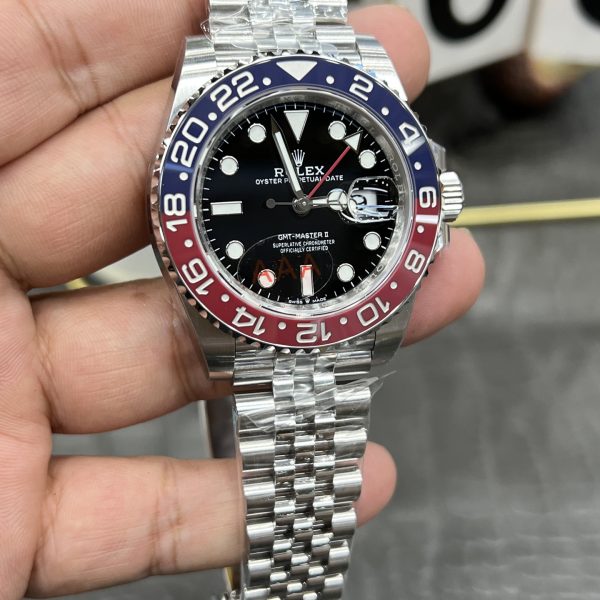 VS Factory Rolex GMT-Master II “Pepsi” Red/Blue Ceramic Bezel Jubilee Bracelet (126710blro) — detail view 4