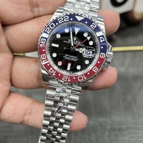 VS Factory Rolex GMT-Master II “Pepsi” Red/Blue Ceramic Bezel Jubilee Bracelet (126710blro) — detail view 5