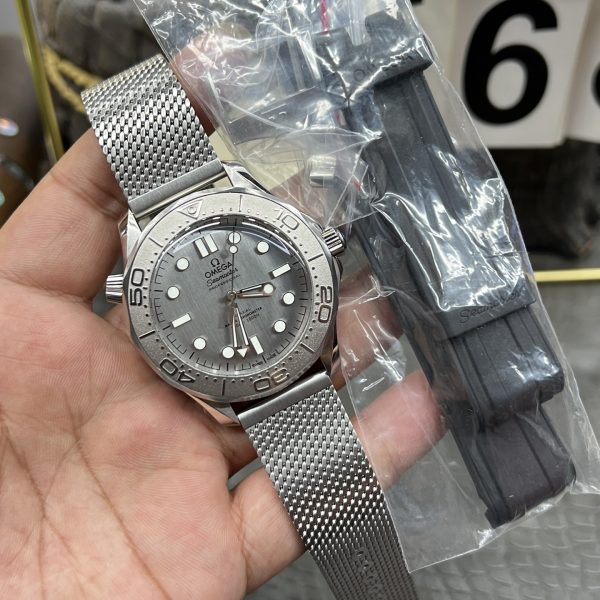 VS Factory Omega Seamaster Diver 300M 42mm James Bond 60th Anniversary Mesh Bracelet… — detail view 6