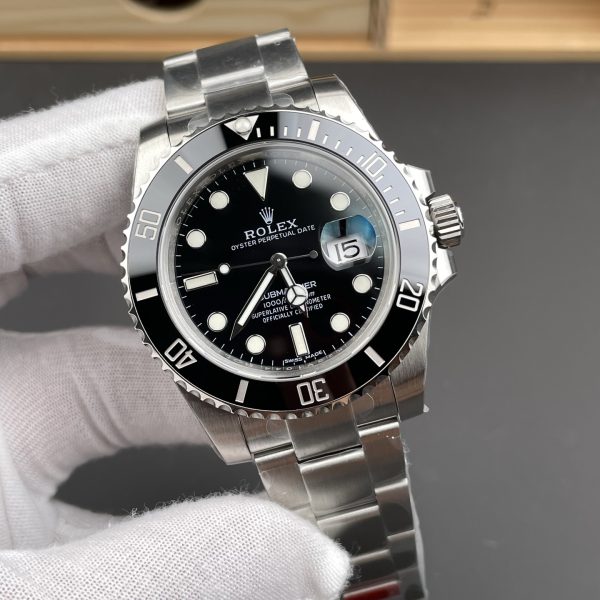 VS Factory Rolex Submariner Date “Black Submariner” 40mm (116610LN) — detail view 2