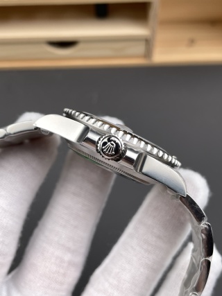 VS Factory Rolex Submariner Date “Black Submariner” 40mm (116610LN) — detail view 4